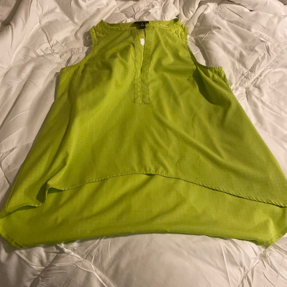 Medium women’s dress shirt